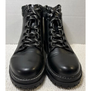 Time and Tru Women's 8W Black Hiking Boots Lug Sole Memory Foam Comfort